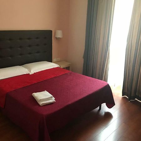 Elle Cavour Guest House Rome Bagian luar foto