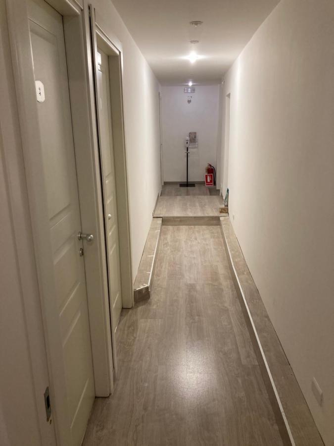 Elle Cavour Guest House Rome Bagian luar foto