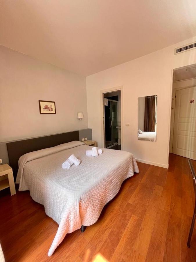 Elle Cavour Guest House Rome Bagian luar foto