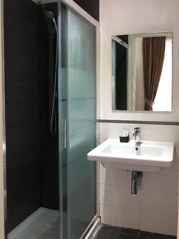 Elle Cavour Guest House Rome Bagian luar foto