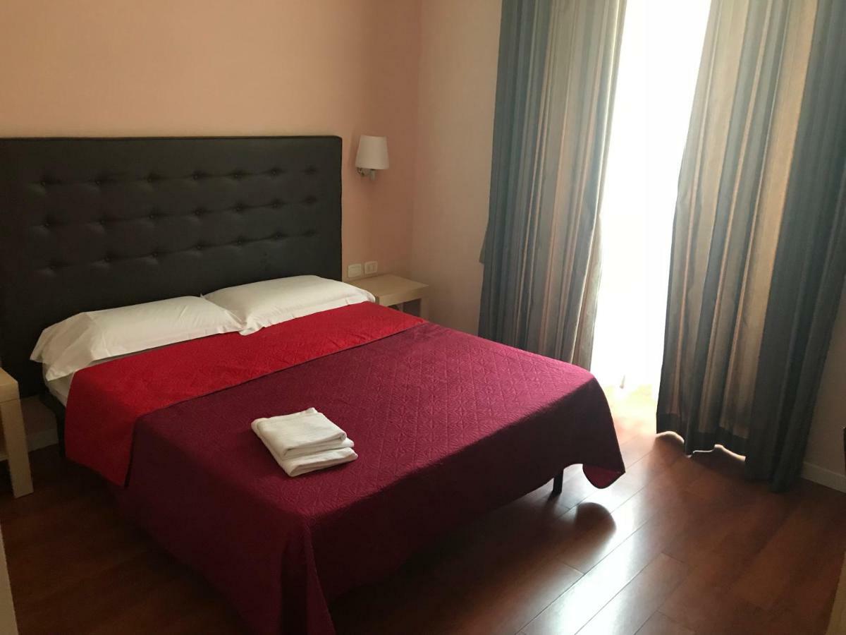 Elle Cavour Guest House Rome Bagian luar foto