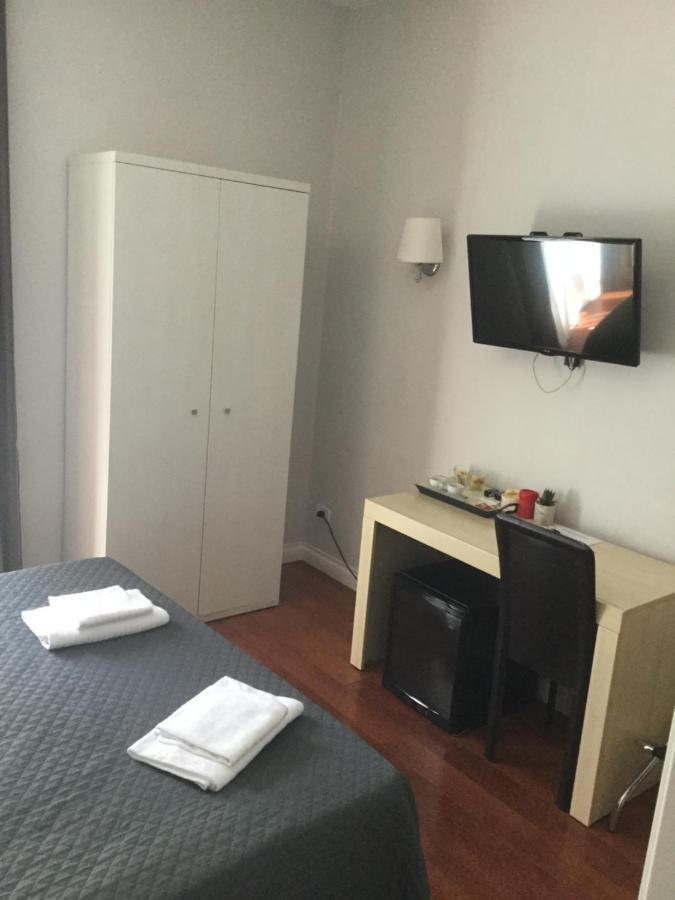 Elle Cavour Guest House Rome Bagian luar foto