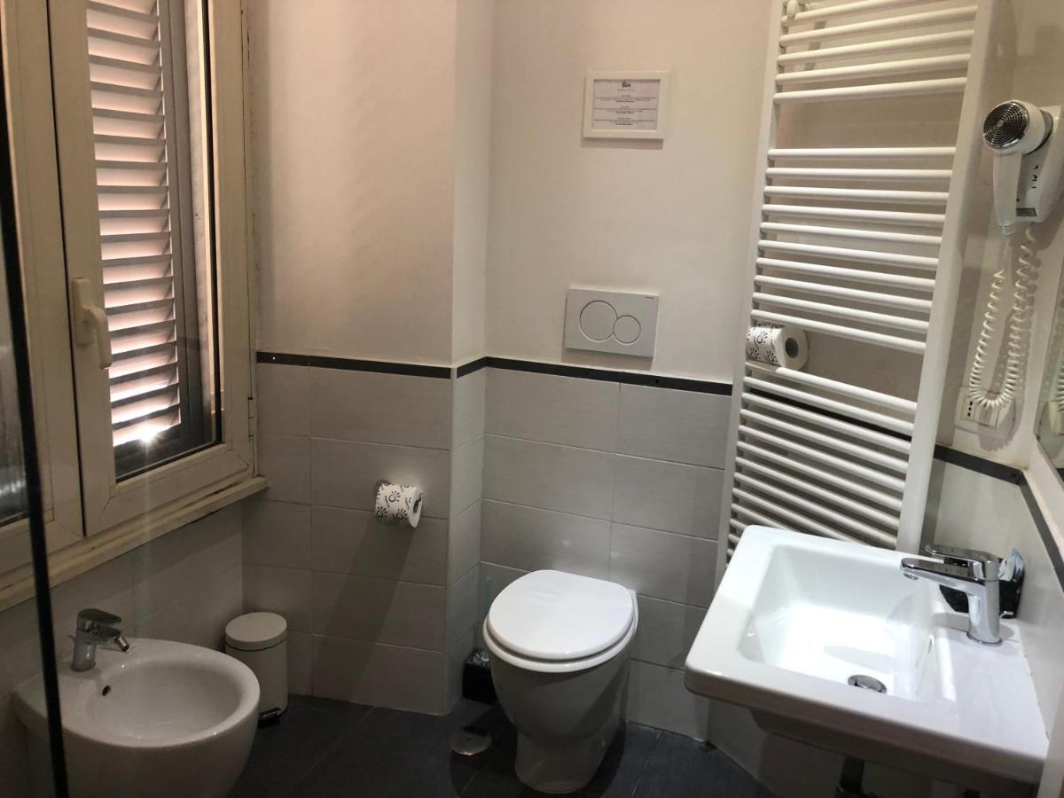Elle Cavour Guest House Rome Bagian luar foto