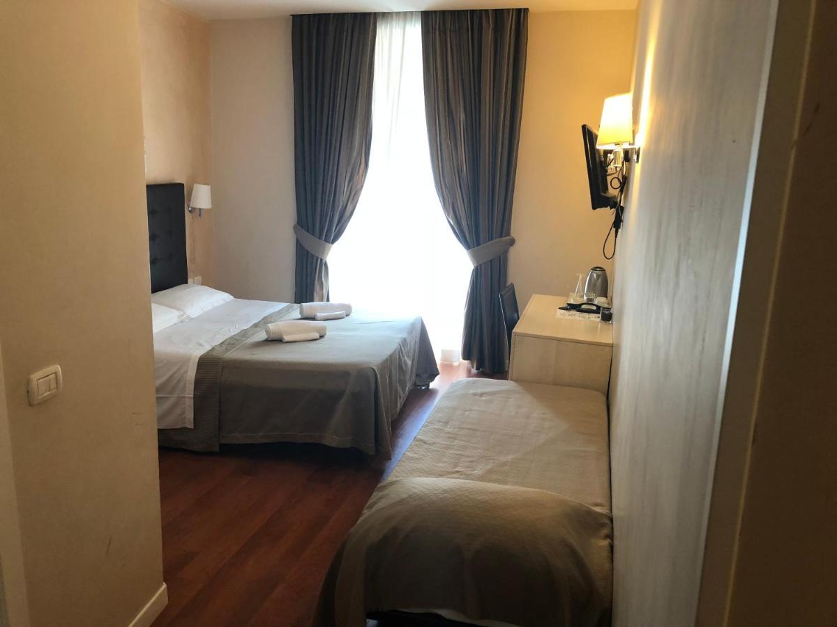 Elle Cavour Guest House Rome Bagian luar foto