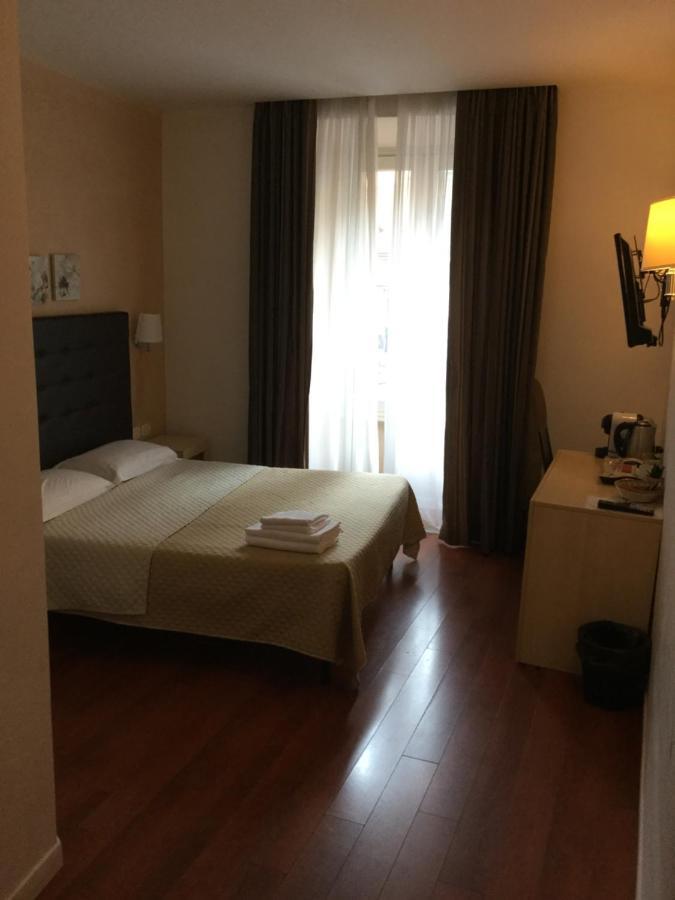 Elle Cavour Guest House Rome Bagian luar foto